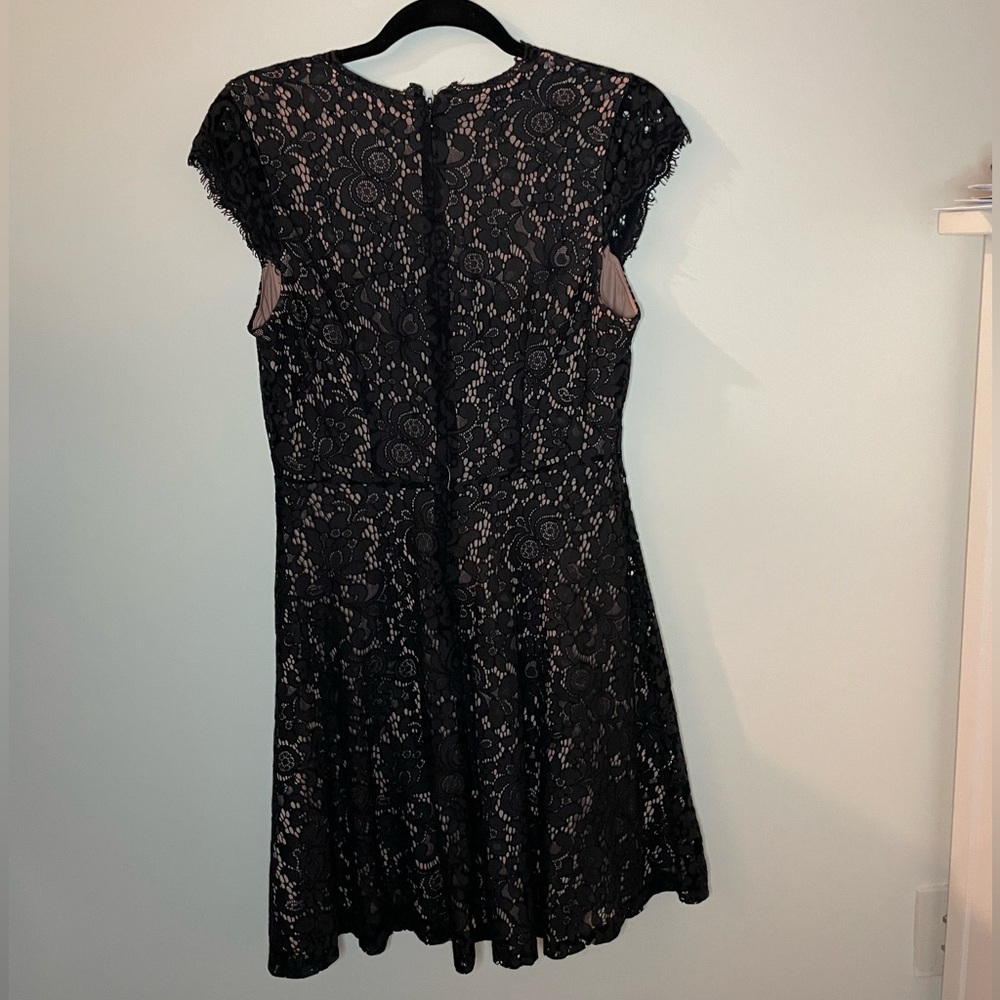 H&M lace dress - Picture 2 of 3